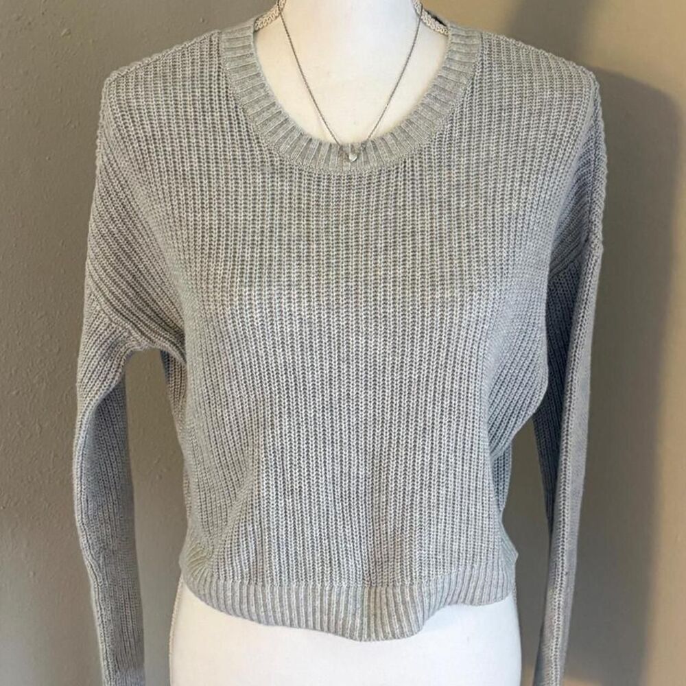 knitted hollister cropped sweater